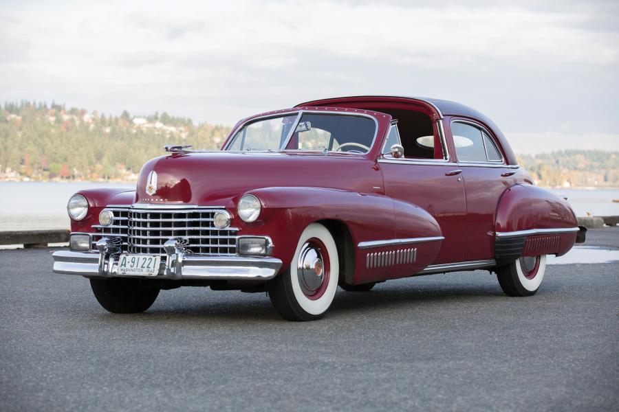  Cadillac Series 60 Special Town Brougham by Derham 1942 года  (фото 1 из 22)